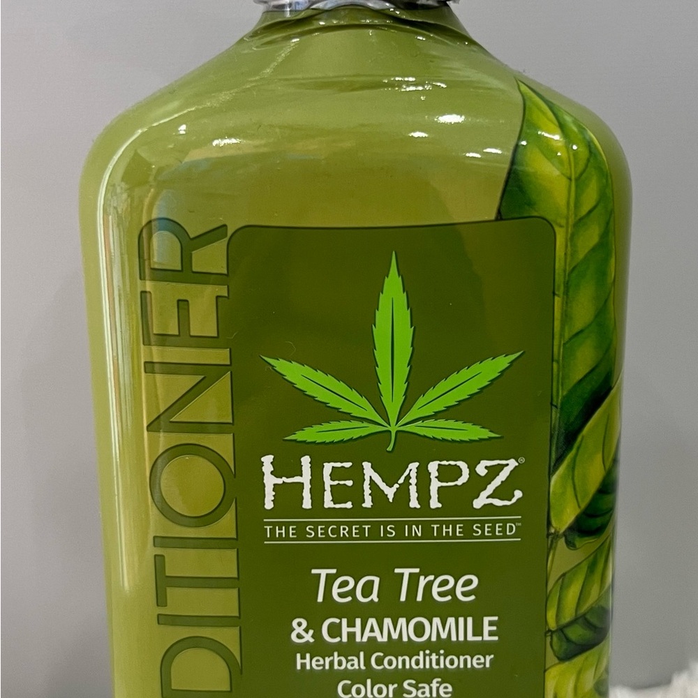 Hempz Tea Tree & Chamomile Herbal Conditioner -‎ Light Green